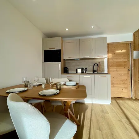 Homency - Le Majestic K5 *